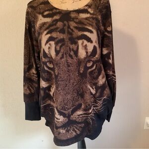 Tiger Print Long Sleeve Top with pockets!!